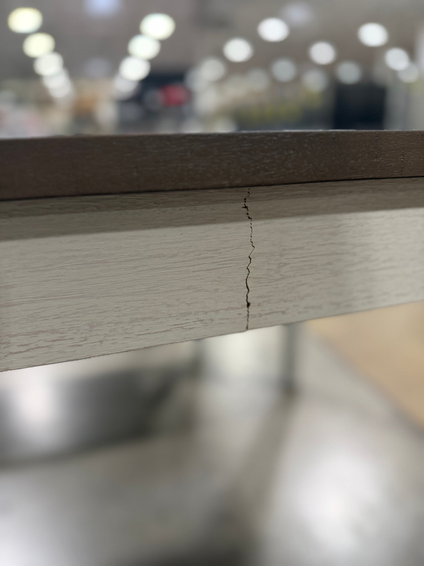 BJF250264 BJ PERRY - Table and bench - Damaged