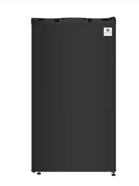 AC260321 Arctic Chef 3.2 cu. ft. Mini Fridge in Black Stainless Steel - ACFR335 (minor dents)