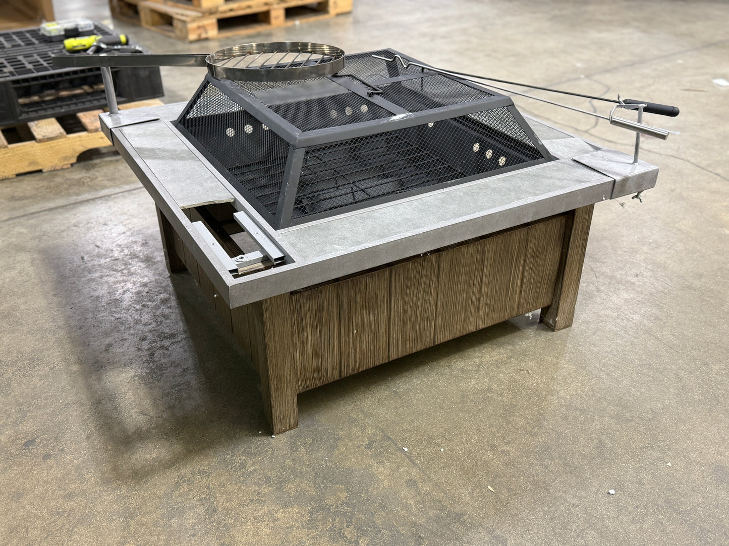 BJF250199 BJ Crestwood Fire Pit