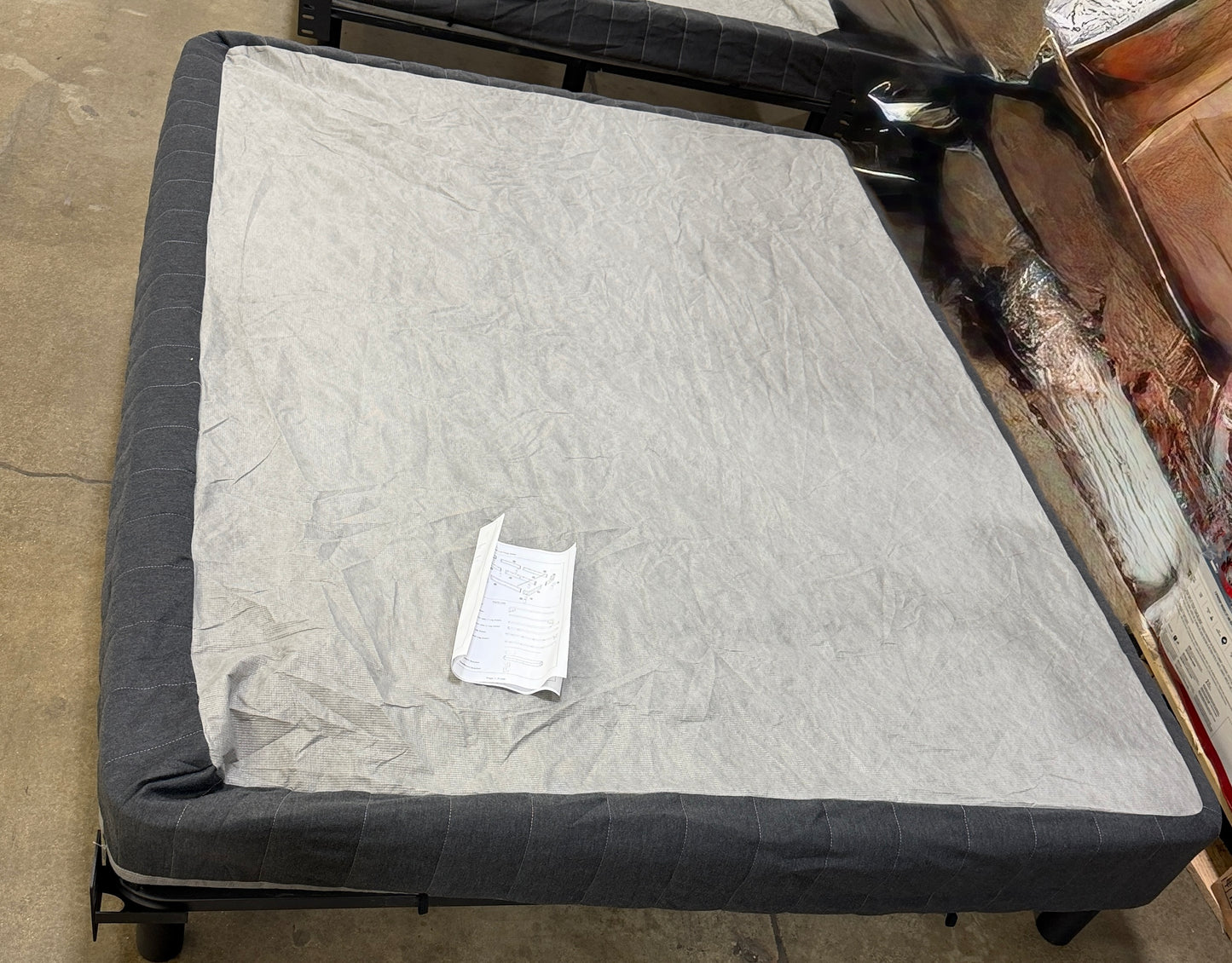 AC250837 Platform Bed