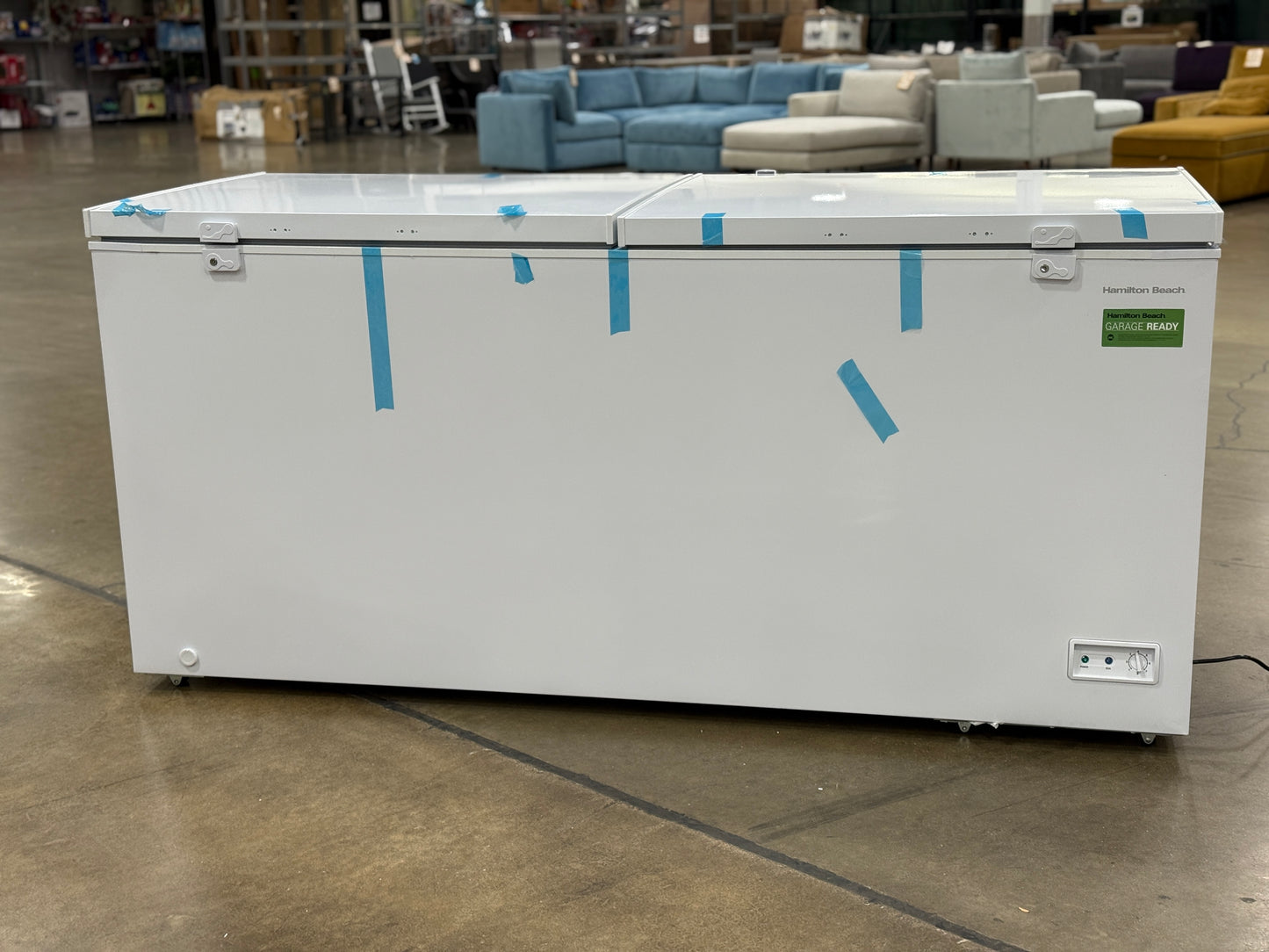 AC250511 Hamilton Beach HBFRF3030 Garage Ready Chest Deep Freezer, Adjustable Thermostat, Easy Defrost Drain, Double Door Lid, for Storage, Hunting, Large Family-29 D x 79" W x 38" H, 30 cu ft, White