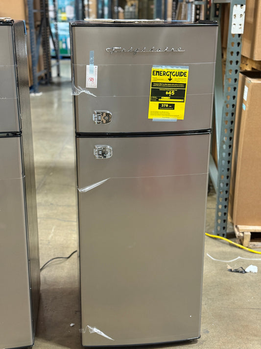 AC250498 21.5 in. Wide 7.5 cu. ft. Retro Mini Refrigerator with Top Freezer in Platinum