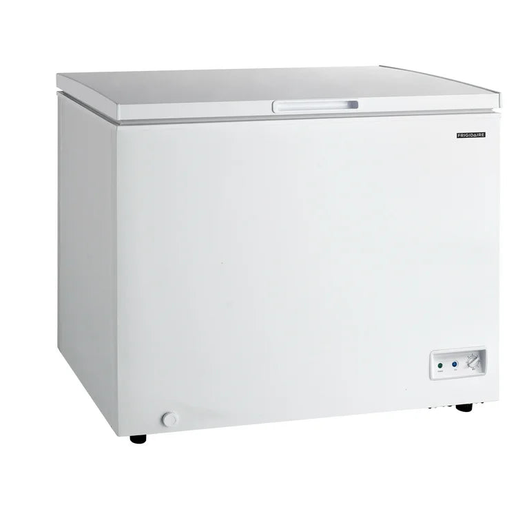 AC260164 Frigidaire 10.3 Cu Ft Chest Freezer, White Garage Ready Deep Freezer for Basement, Kitchen, Bulk Food Storage  EFRF1005 - dented