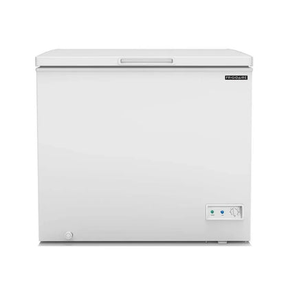 AC260166 Frigidaire 7.0 cu ft Chest Freezer, White - Deep Freezer for Garage, Kitchen, Basement, Large Capacity for Bulk Storage - Dented