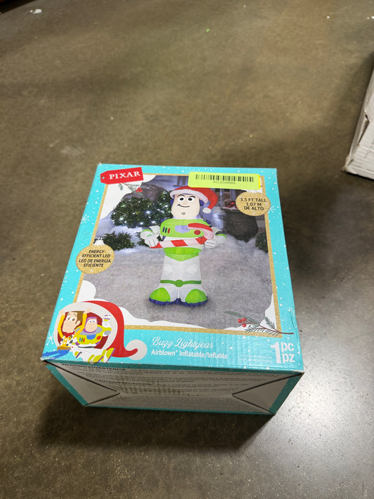 AC250660 Christmas Pixar