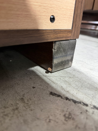 AH110 Hollinaze Dresser(Leg has chipped paint)