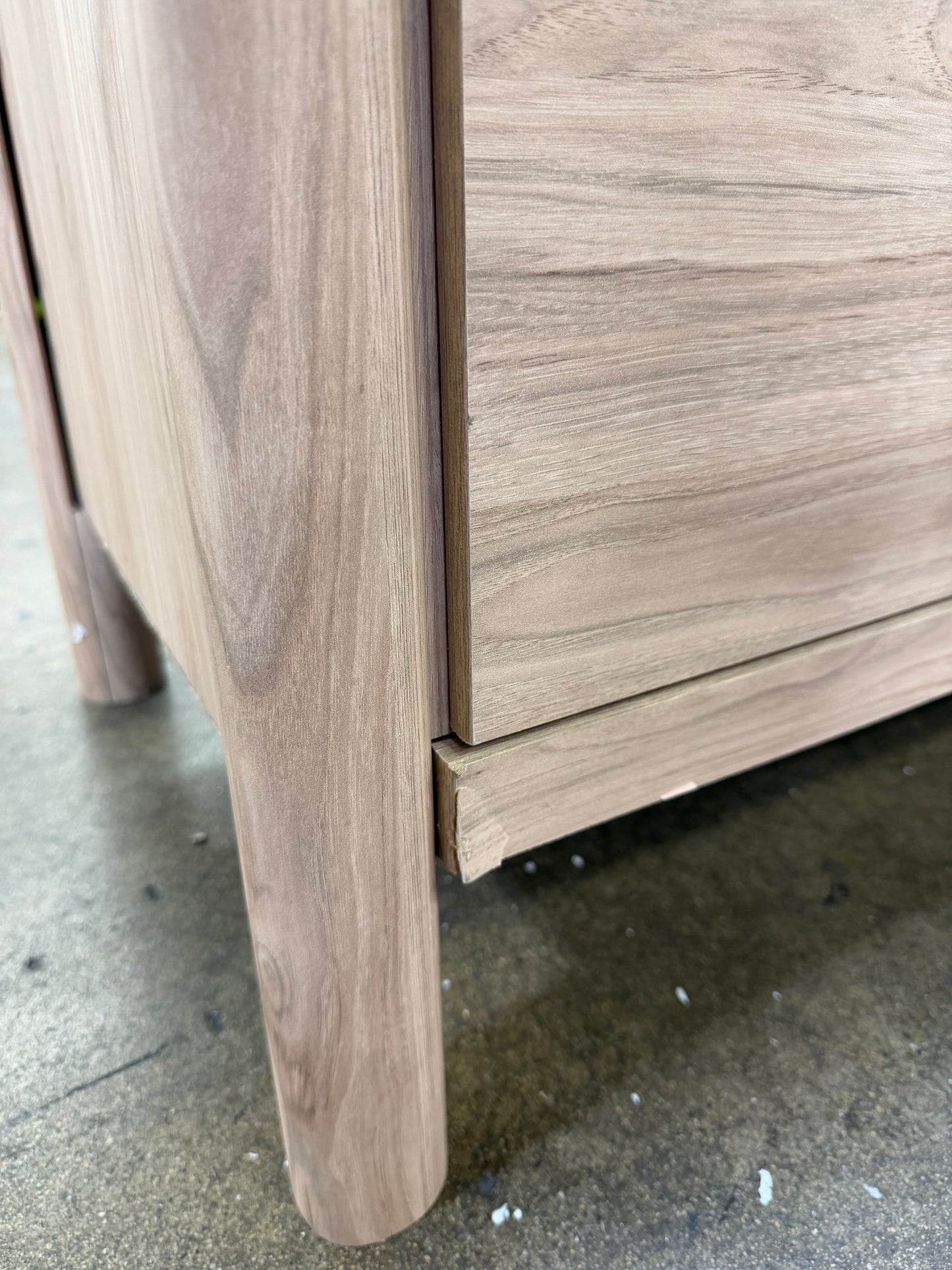 AH183 Cadmori Dresser(Damage)
