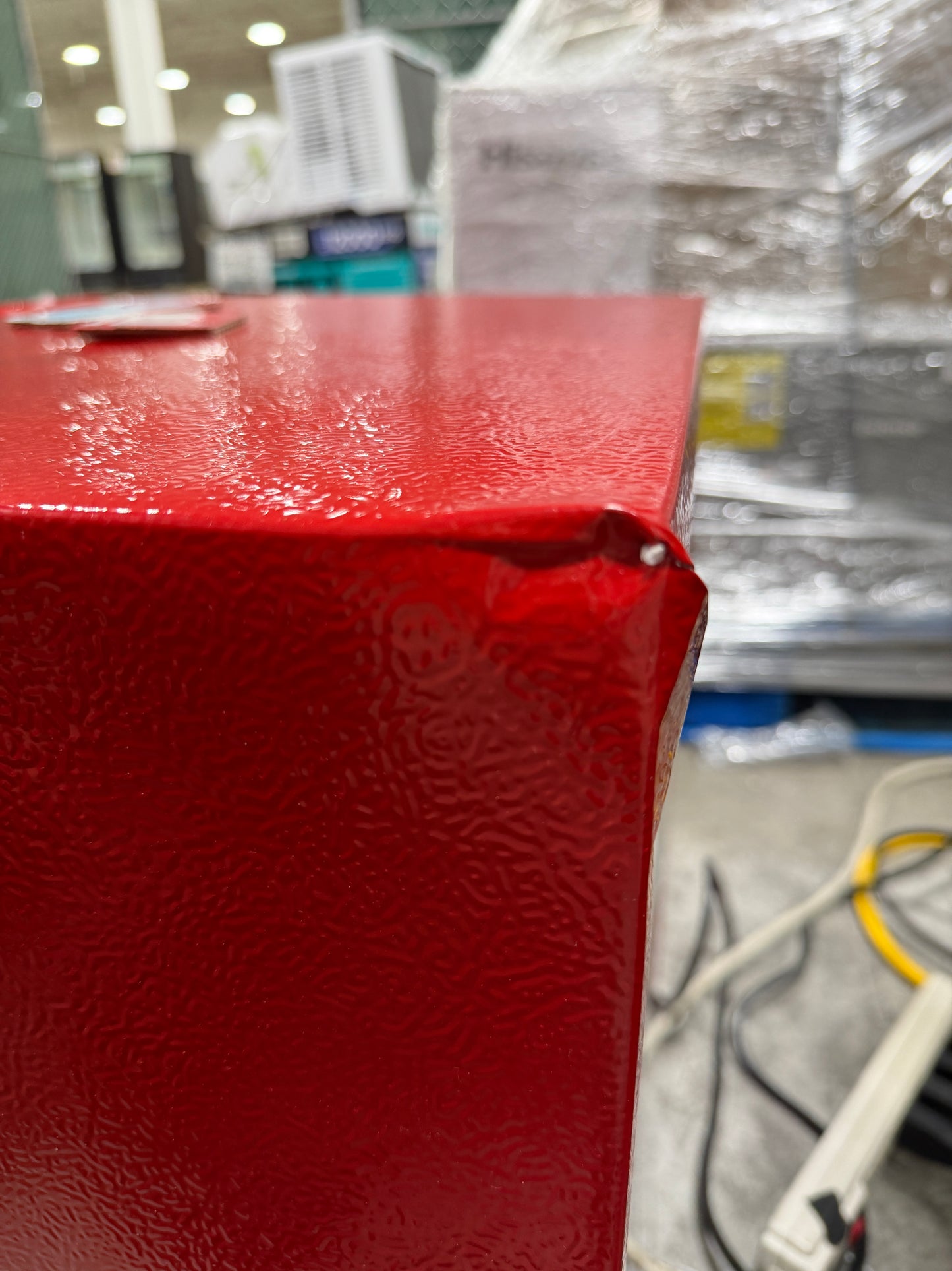 AC260056 1.6 cu ft Mini Refrigerator in Red with Freezer - Dented